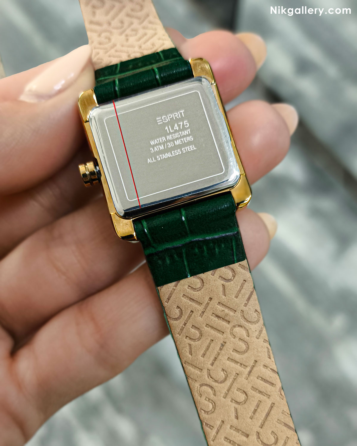 ساعت زنانه اسپریت با صفحه مربعی و قاب استیل و مقاومت 30متر در برابر آب و بند چرمی اورجینال اسپریت