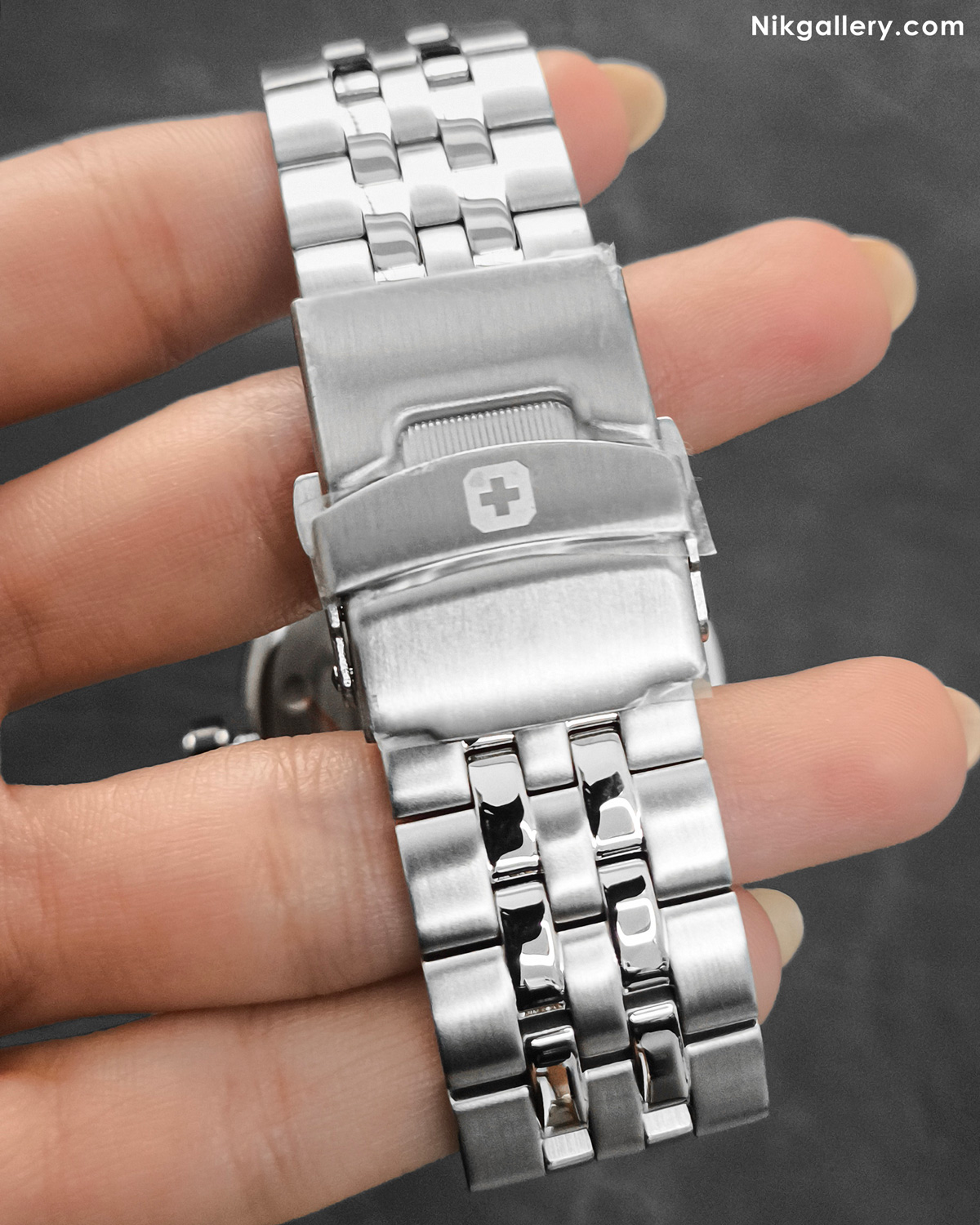 ساعت مچی مردانه سوییس میلیتاری با بند استیل و قفل پروانه ای