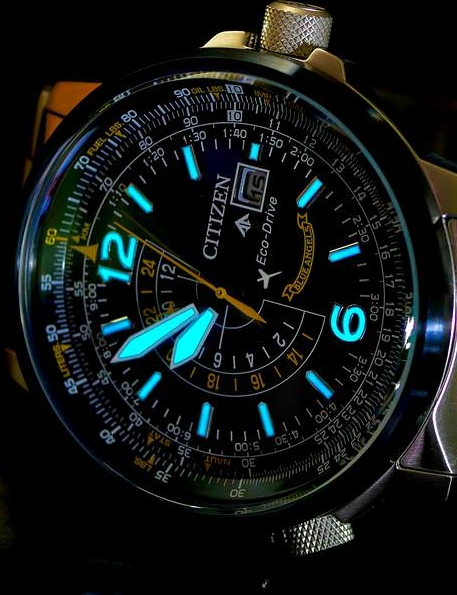 ساعت خلبانی سیتیزن با طراحی حرفهای و مقاوم در برابر ضربه