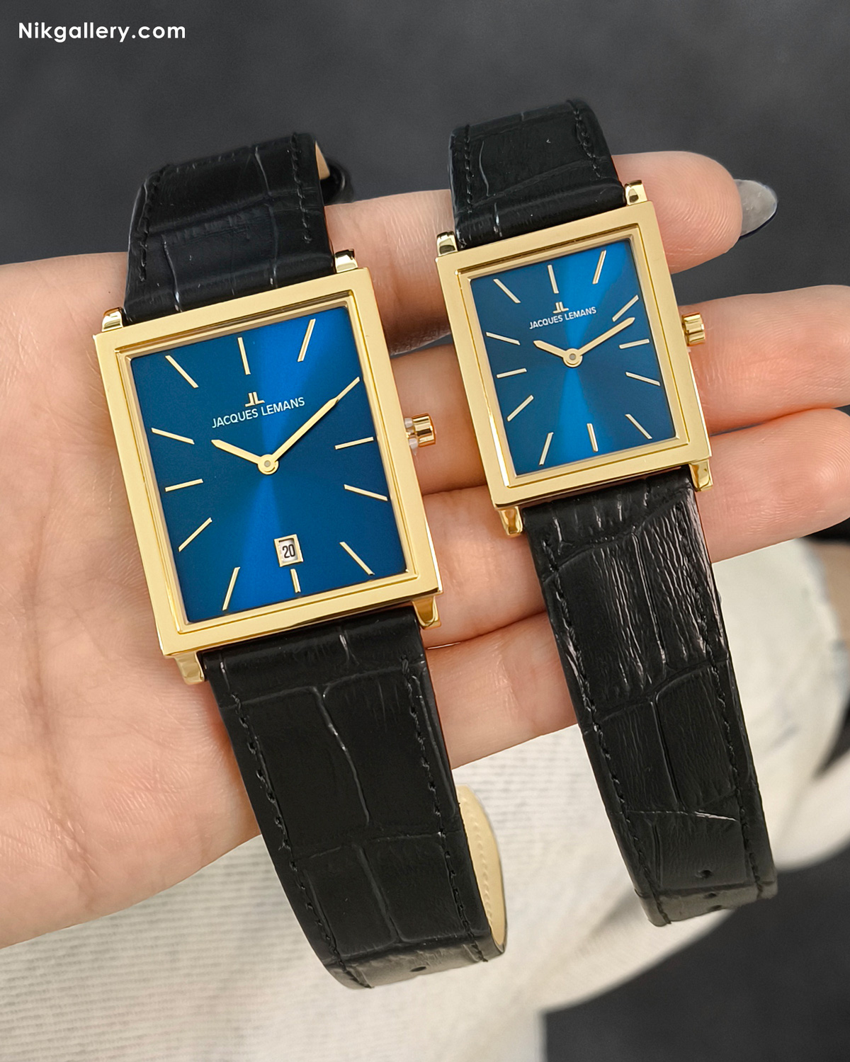 ساعت های زنانه و مردانه  ژاک لمن با صفحه سرمه ای و بند چرمی مشکی و قاب طلایی