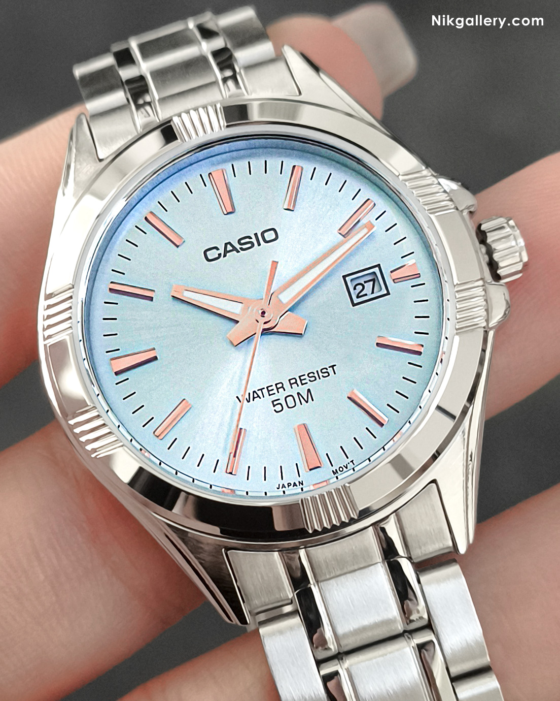 ساعت کاسیو زنانه با قاب و بند استیل و صفحه آبی و مقاومت 50متر در برابر آب - تقویم دار