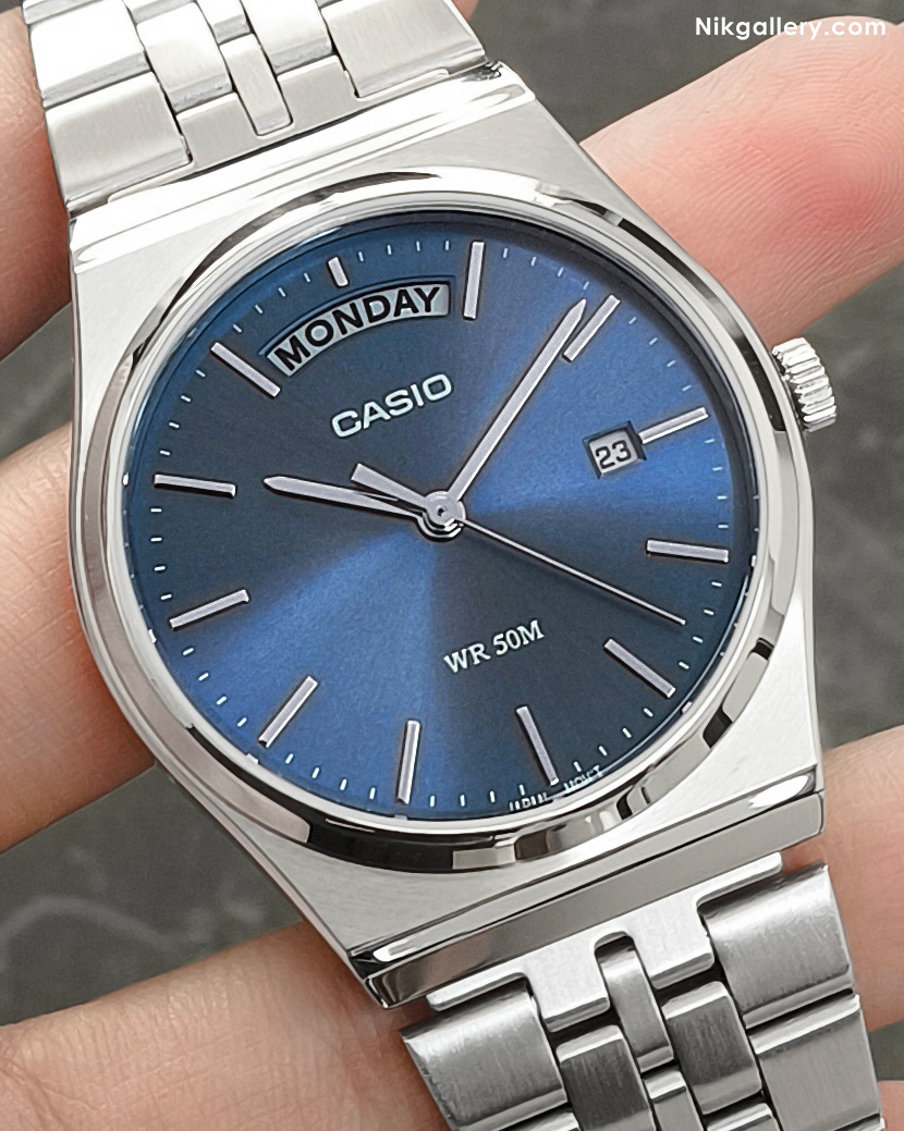 ساعت مردانه کاسیو با صفحه گرد آبی  عقربه دار و بند و قاب استیل