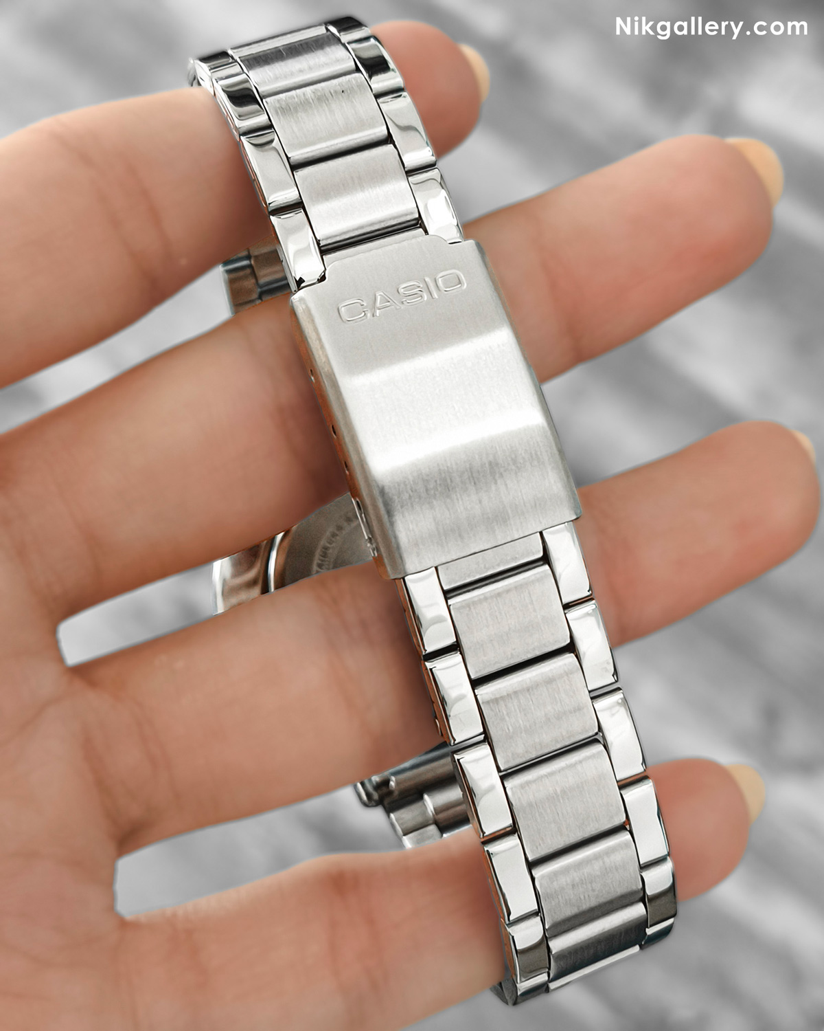 بند استیل و قفل پروانه ای ساعت کاسیو زنانه