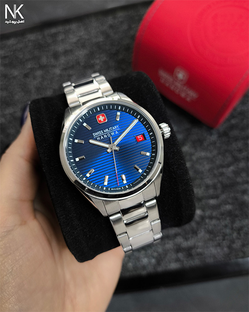 ساعت مچی سوییس میلیتاری با صفحه گرد سرمه ای رنگ و بند استیل